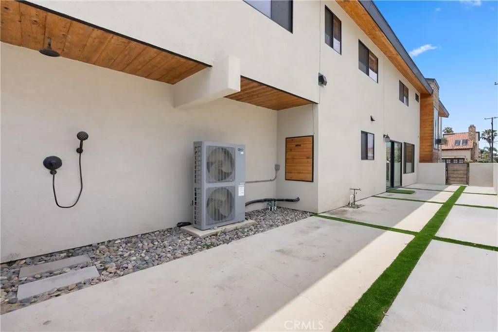 Huntington Beach, CA 92648,228 20th Street