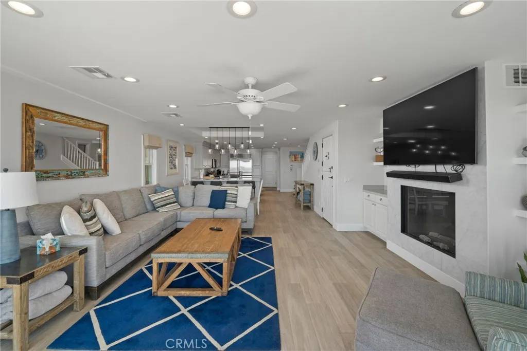 Newport Beach, CA 92663,3312 W Oceanfront
