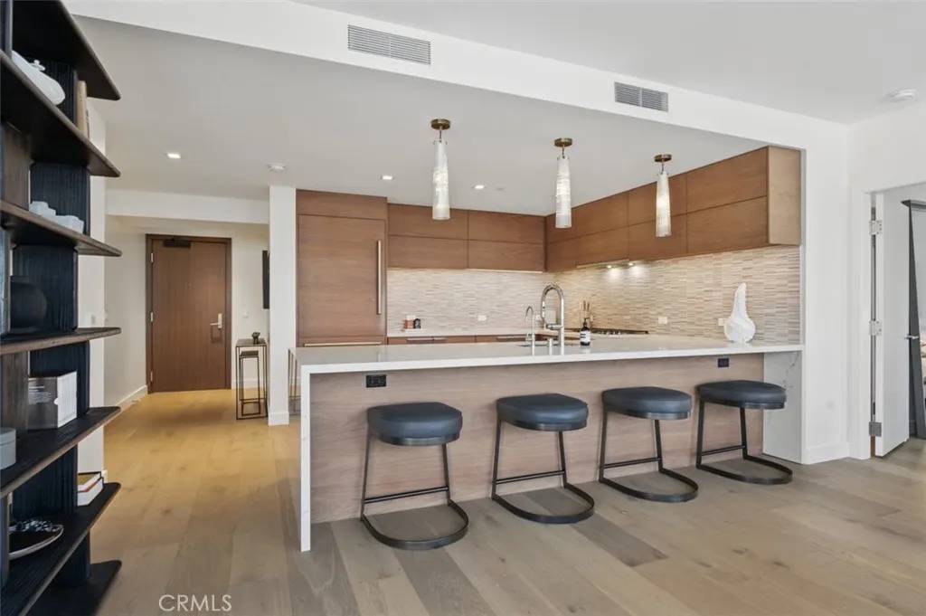 San Diego, CA 92101,888 W E Street #505