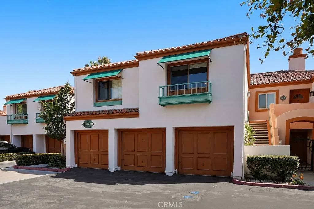 Newport Beach, CA 92660,232 Villa Point Drive