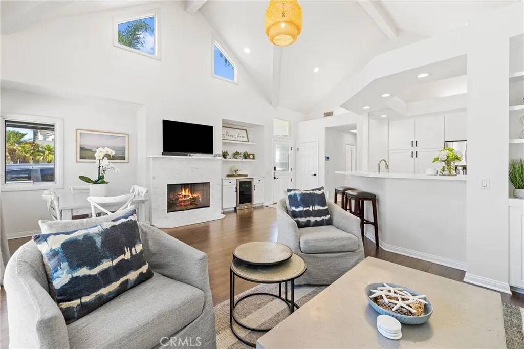 Newport Beach, CA 92662,124 Garnet Avenue