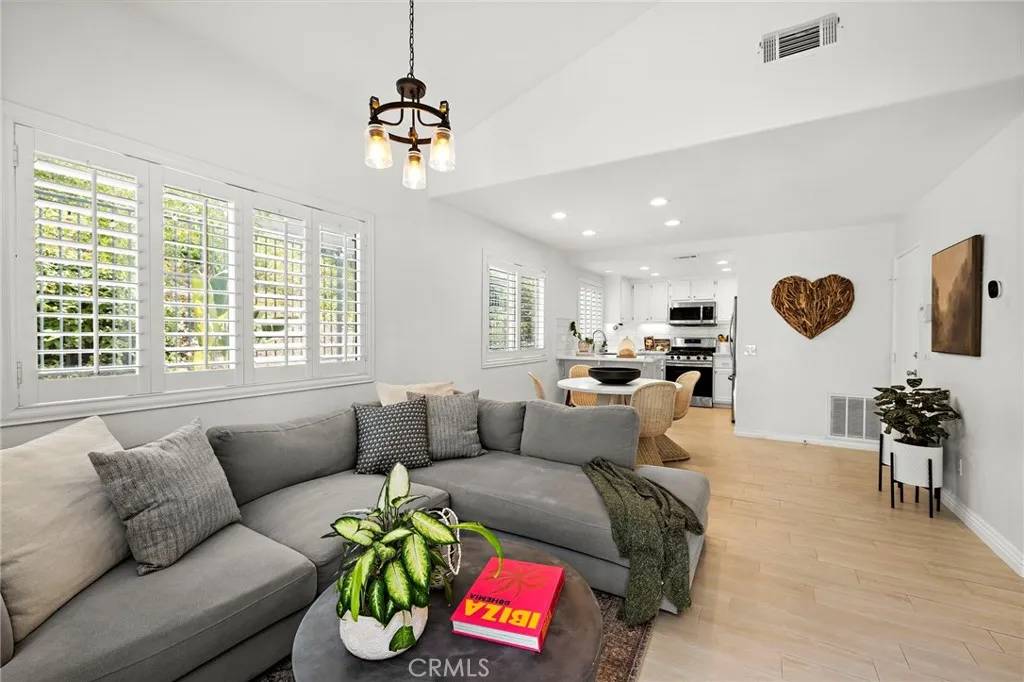 Rancho Santa Margarita, CA 92688,134 Bloomfield Lane