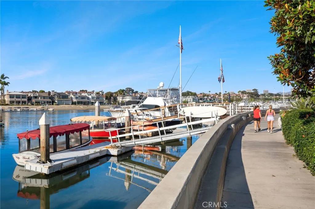 Newport Beach, CA 92662,115 N Bay Front