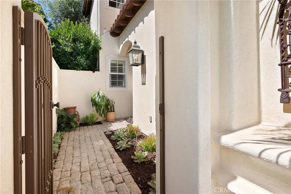 Newport Beach, CA 92663,1705 Haven Place