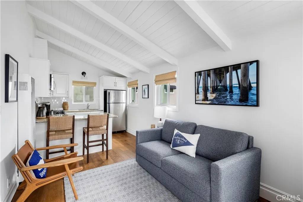 Newport Beach, CA 92662,110 Pearl Avenue