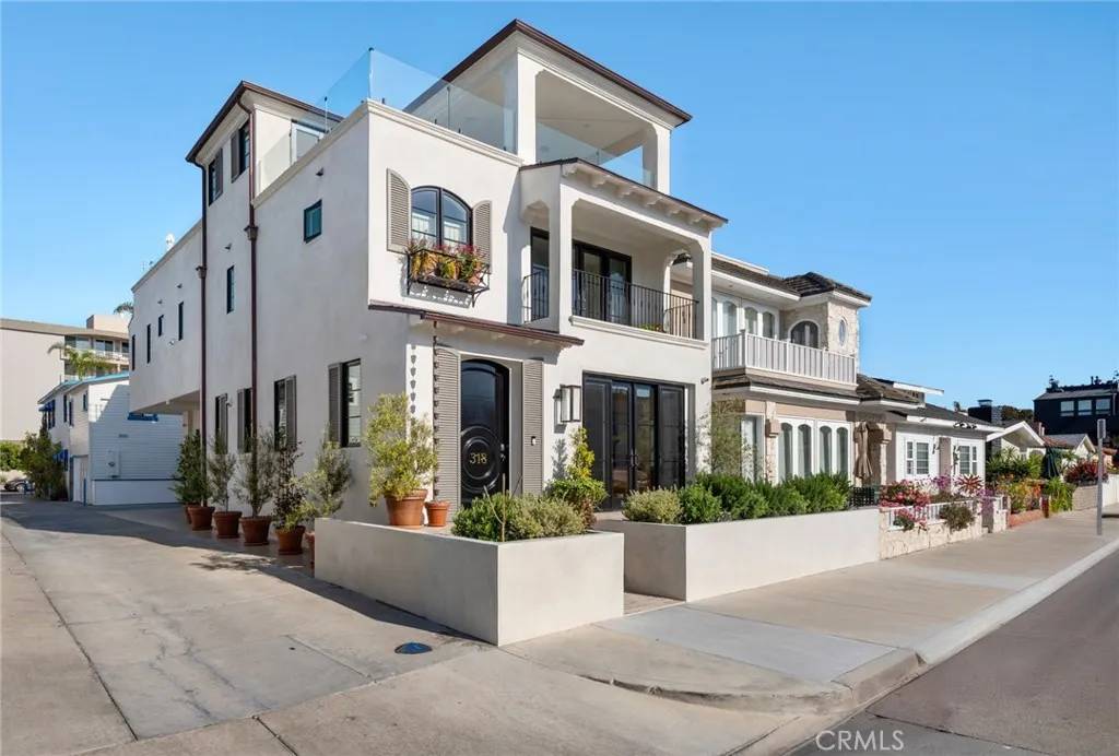 Newport Beach, CA 92661,318 Coronado Street