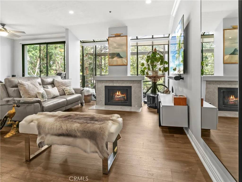 Newport Beach, CA 92663,210 LILLE LANE #218