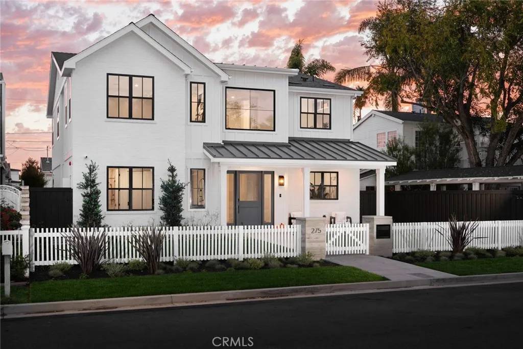 Costa Mesa, CA 92627,275 Walnut