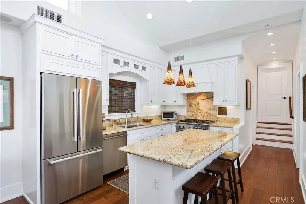 Corona Del Mar, CA 92625,516 Poinsettia #B