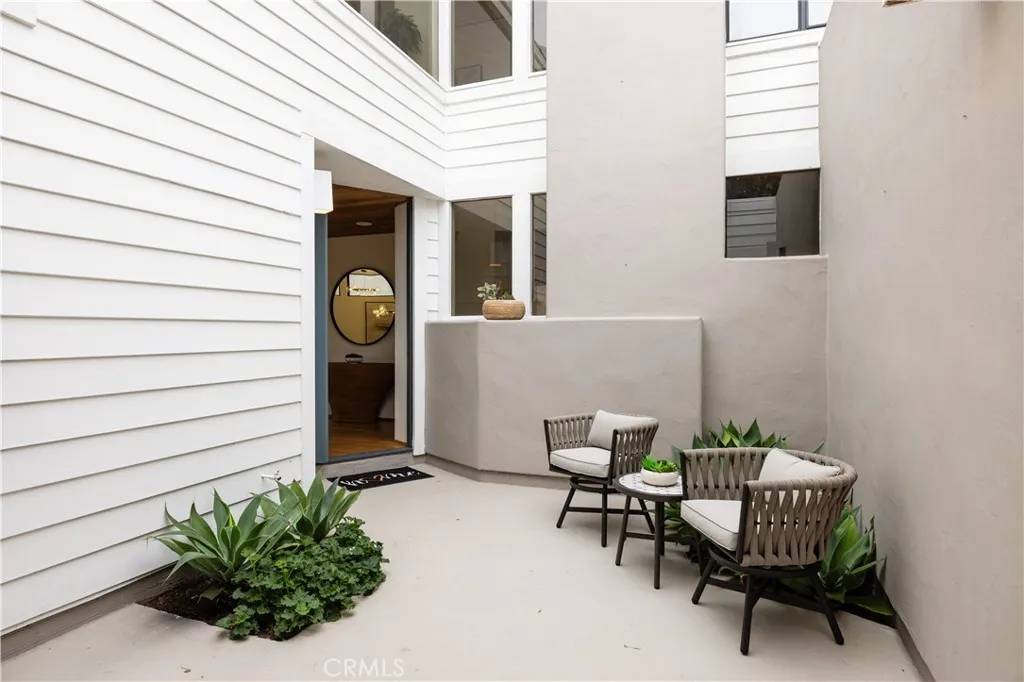 Laguna Beach, CA 92651,741 Marlin