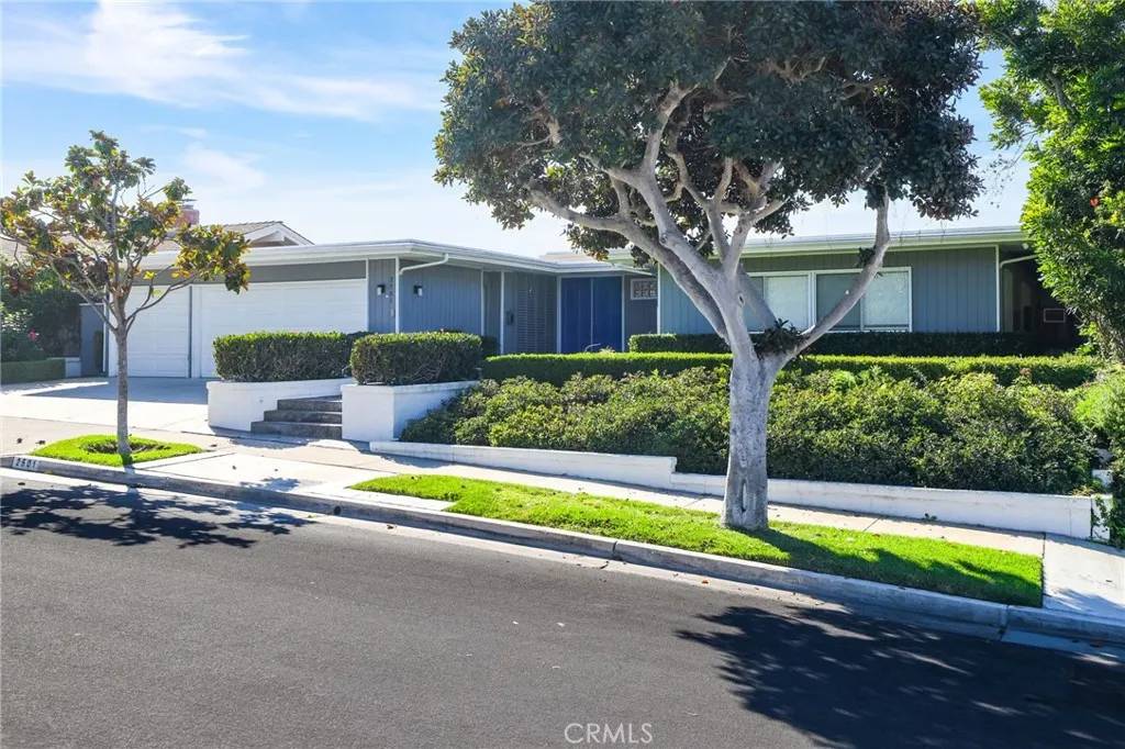 Corona Del Mar, CA 92625,2501 Blue Water