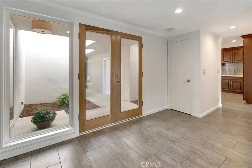 Costa Mesa, CA 92627,363 Ravello