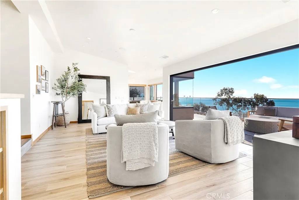 Laguna Beach, CA 92651,206 Grandview Street