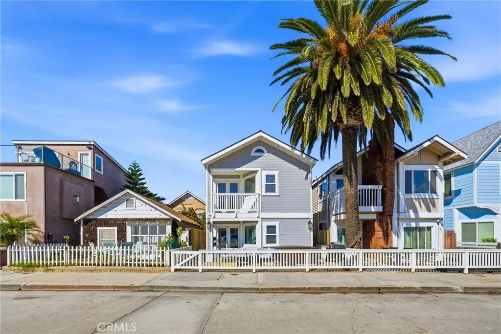 Newport Beach, CA 92663,119 28th st #B