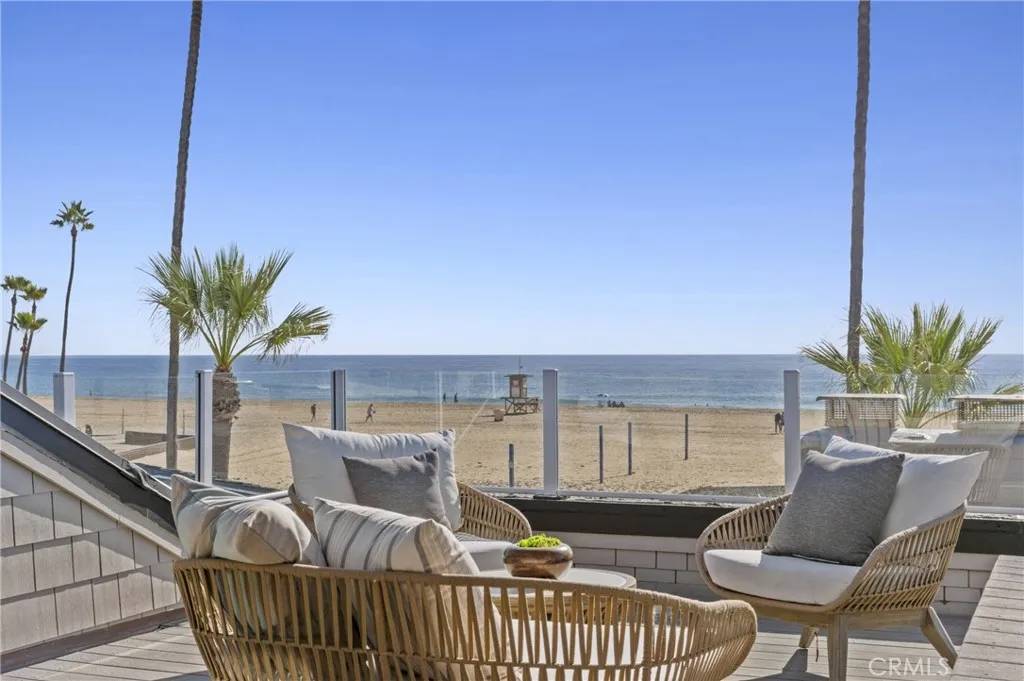 Newport Beach, CA 92663,1510 W Oceanfront