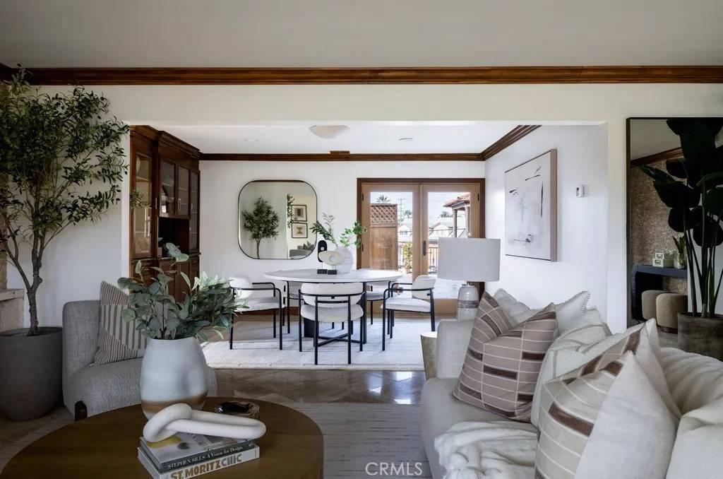 Newport Beach, CA 92663,401 Holmwood