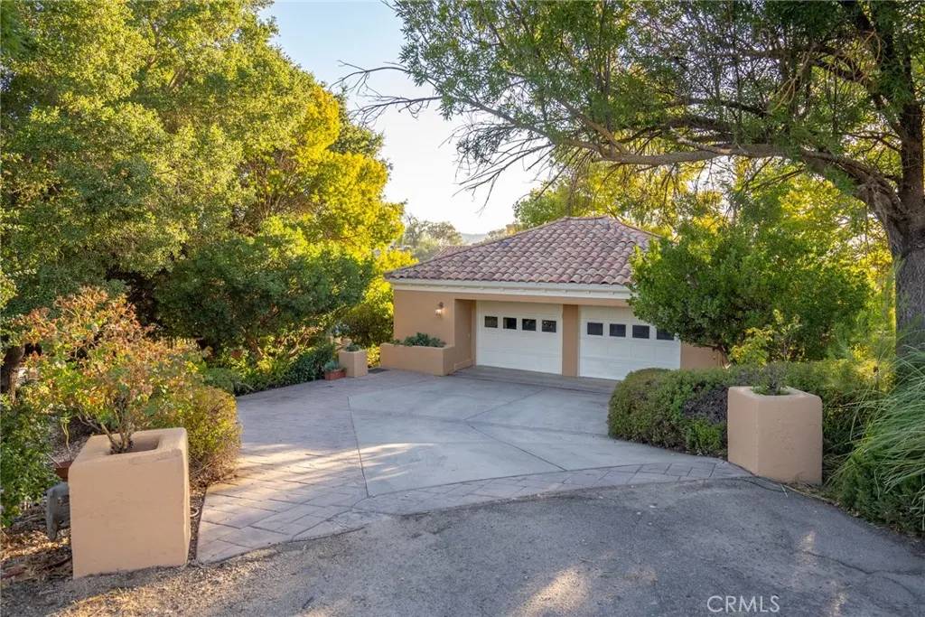Paso Robles, CA 93446,708 Pino Way