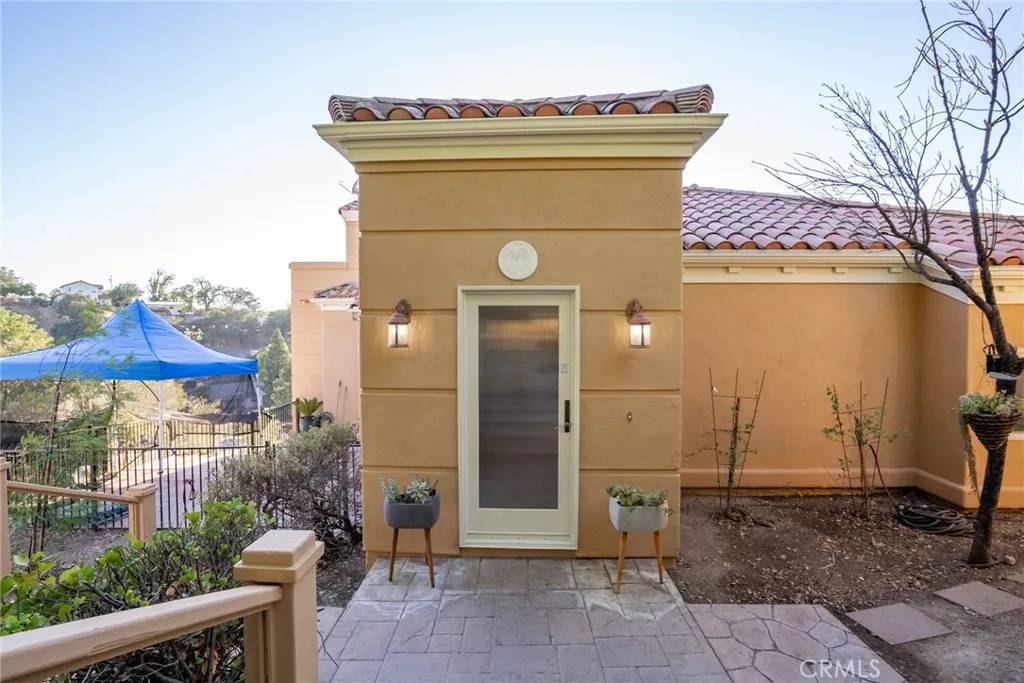 Paso Robles, CA 93446,708 Pino Way