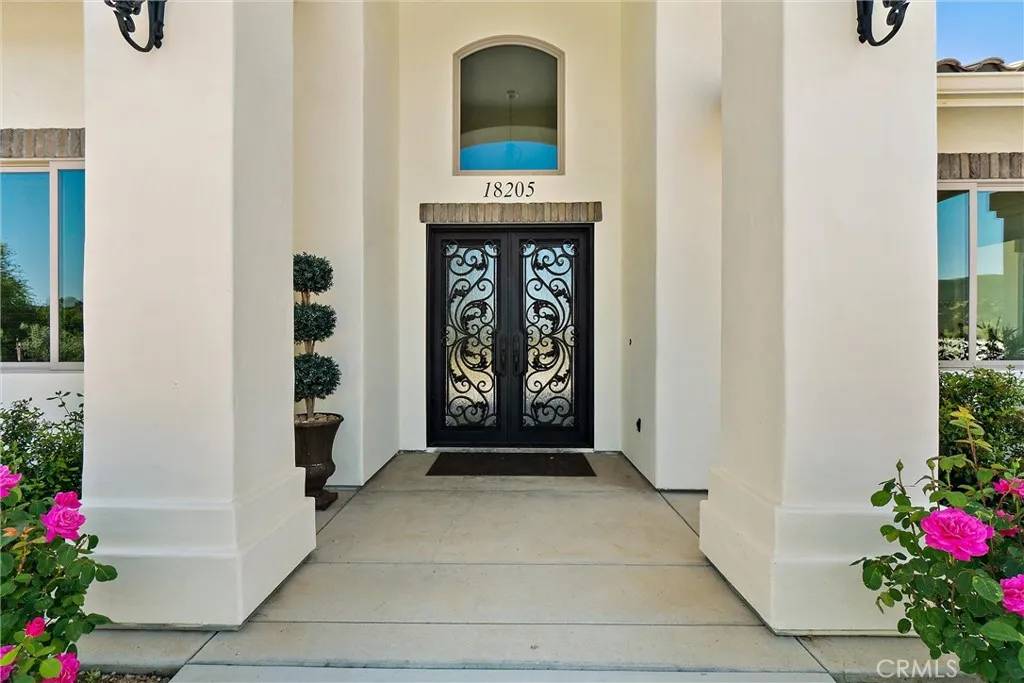 Atascadero, CA 93422,18205 Walnut Avenue