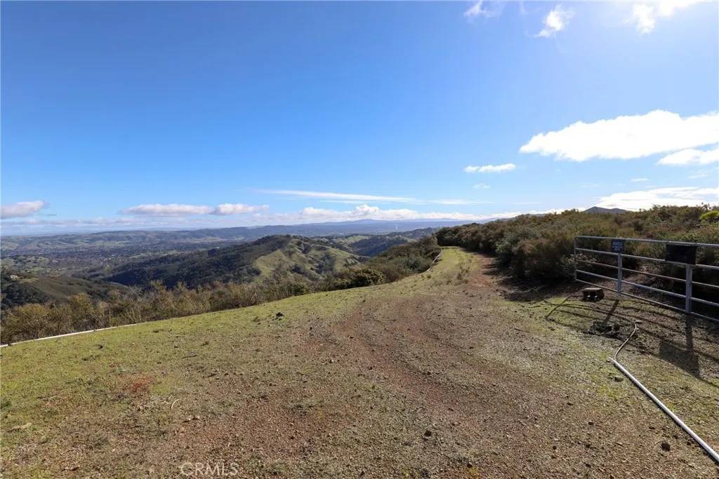 Atascadero, CA 93422,13730 Falcon