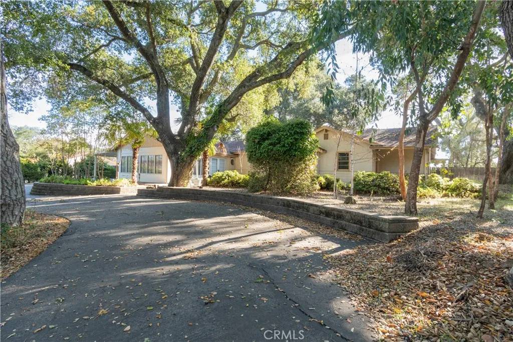 Atascadero, CA 93422,6915 Santa Lucia Road