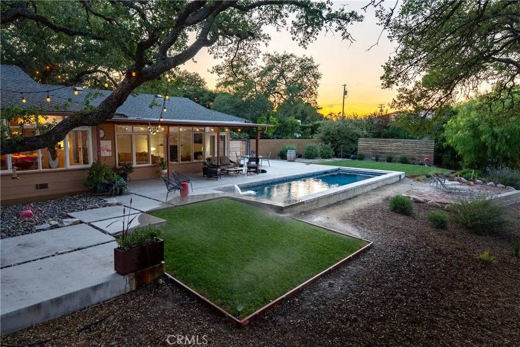 Paso Robles, CA 93446,810 Cherry Street