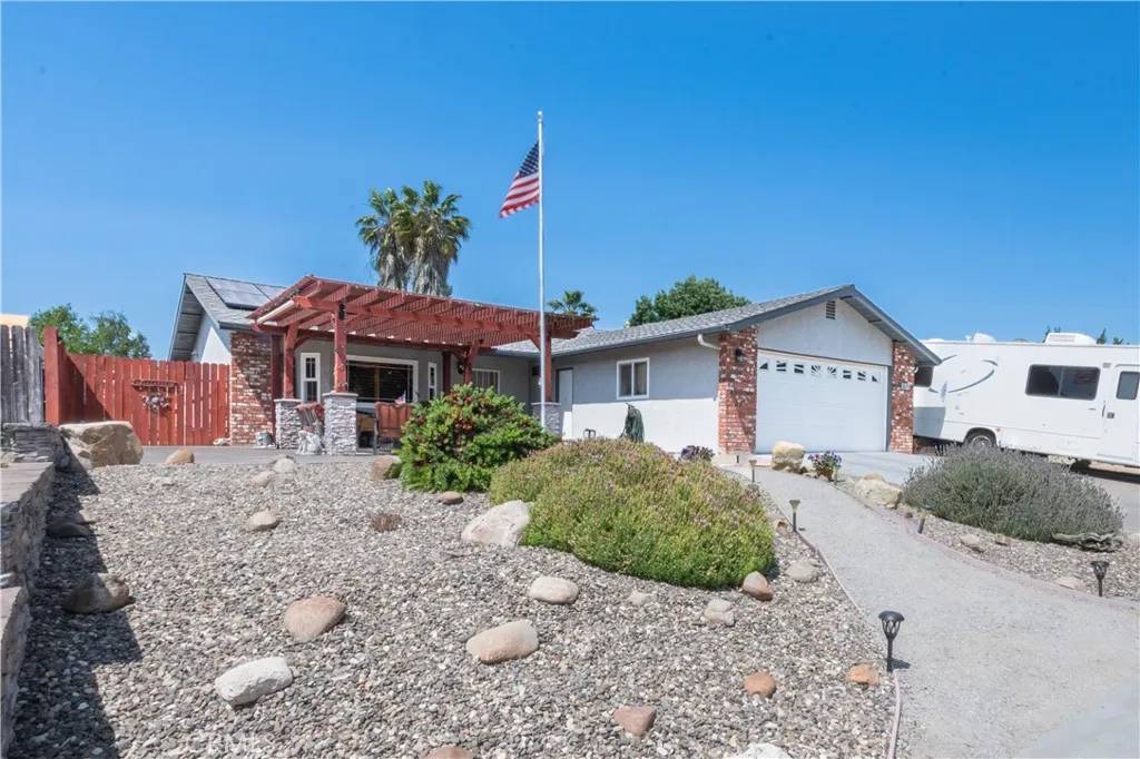 Paso Robles, CA 93446,805 Hogan Place