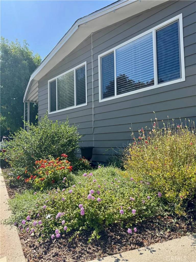 Paso Robles, CA 93446,27 Via Santa Barbara #27