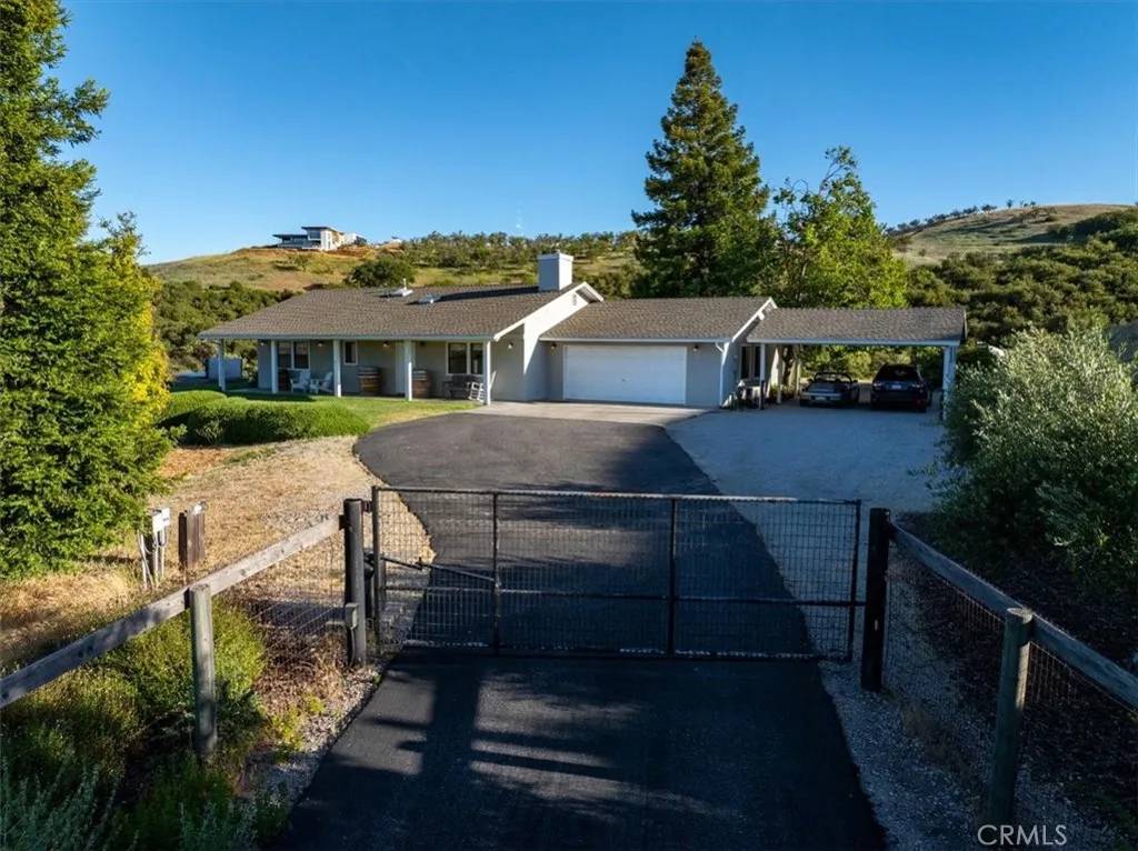 Paso Robles, CA 93446,885 W 4th