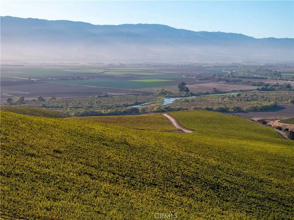 Soledad, CA 93960,36527 Metz