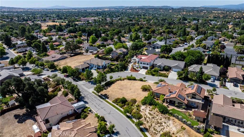 Paso Robles, CA 93446,594 Red Cloud