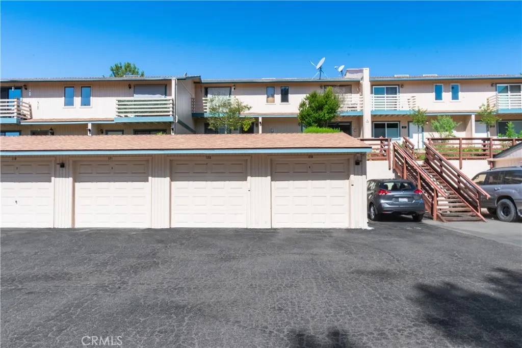 Paso Robles, CA 93446,123 Olive Street