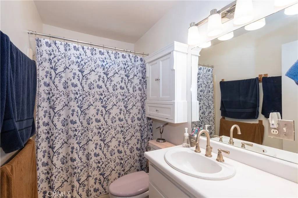 Paso Robles, CA 93446,123 Olive Street