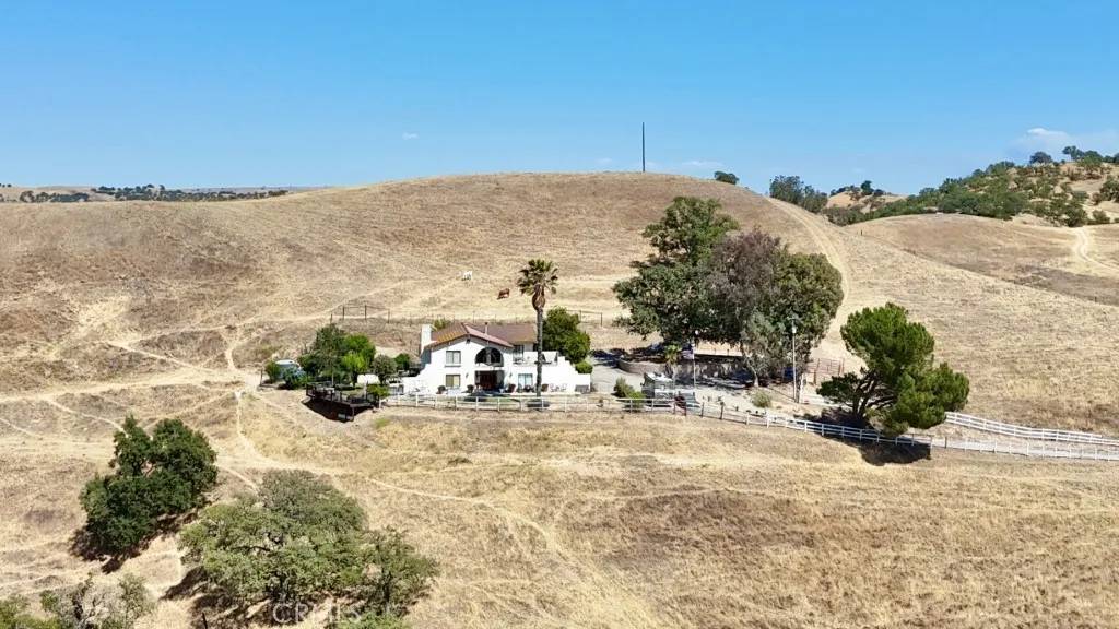 Paso Robles, CA 93446,1924 Surrey Way