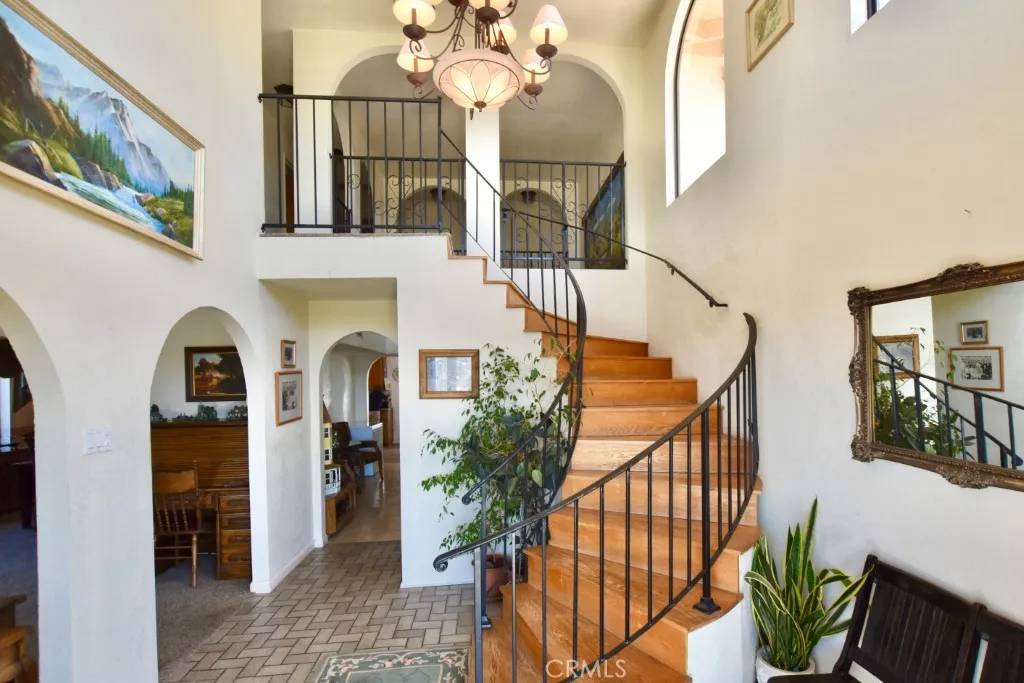 Paso Robles, CA 93446,1924 Surrey Way