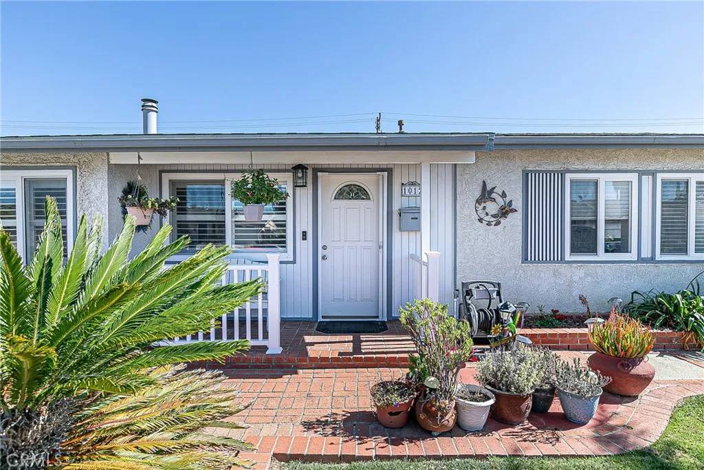 Lompoc, CA 93436,1012 Gardenia Street