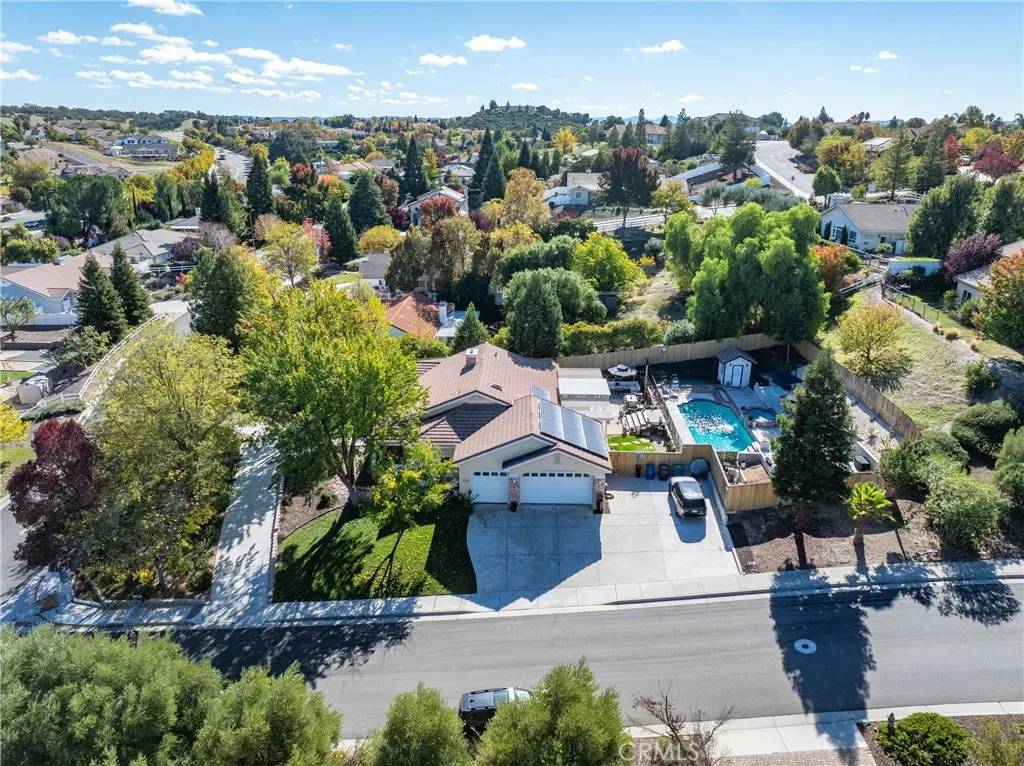 Paso Robles, CA 93446,1329 Crown