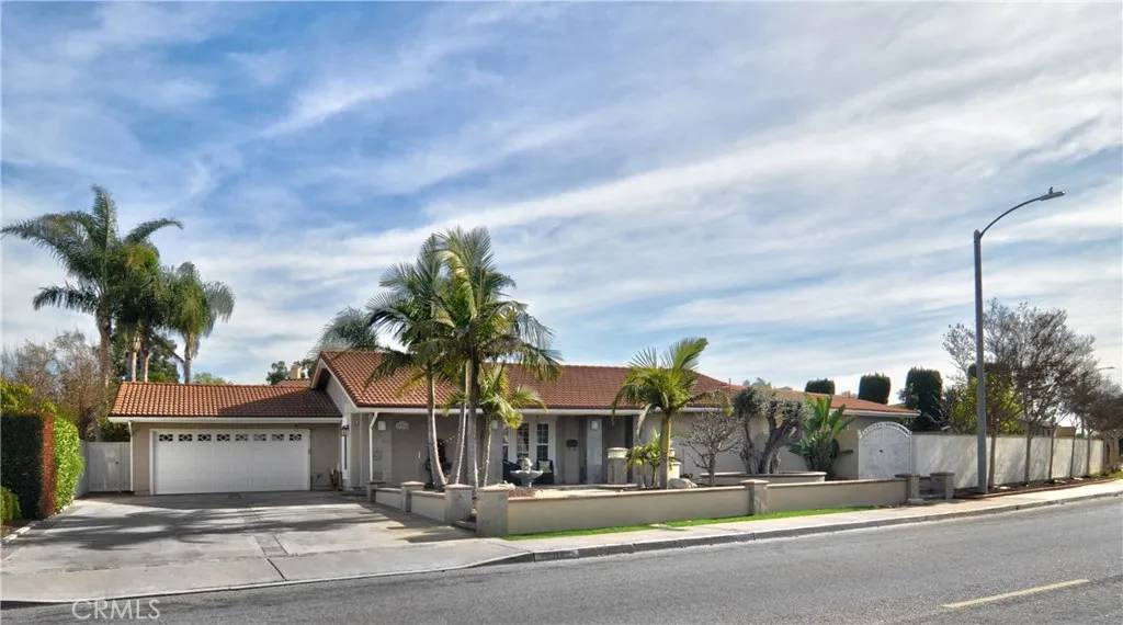 Fountain Valley, CA 92708,17324 Los Jardines West