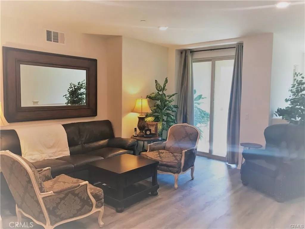 Irvine, CA 92618,165 Neptune