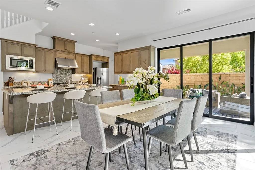 Lake Forest, CA 92630,36 Torosa