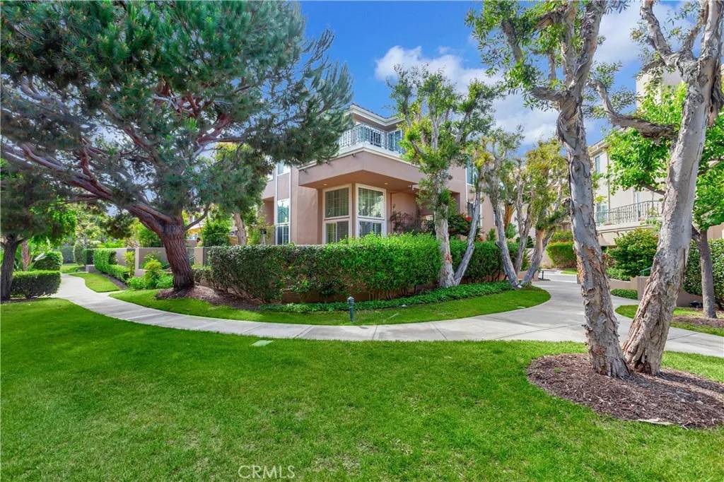 Huntington Beach, CA 92648,19392 Peachtree Lane