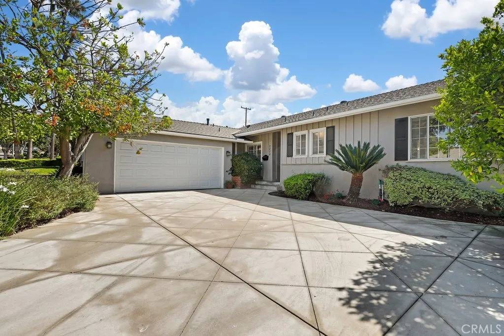 Fullerton, CA 92831,1018 N Lincoln Avenue