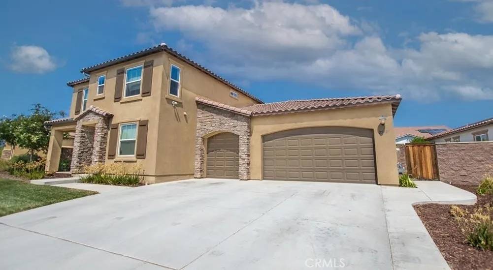 Lake Elsinore, CA 92530,29407 BULLPEN Way