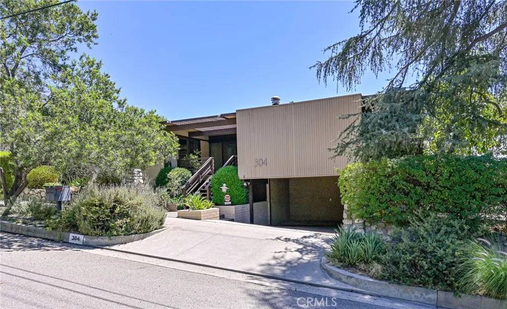 Sierra Madre, CA 91024,304 Sycamore Place