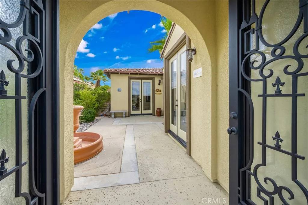 Rancho Mirage, CA 92270,10 Shoreline Drive
