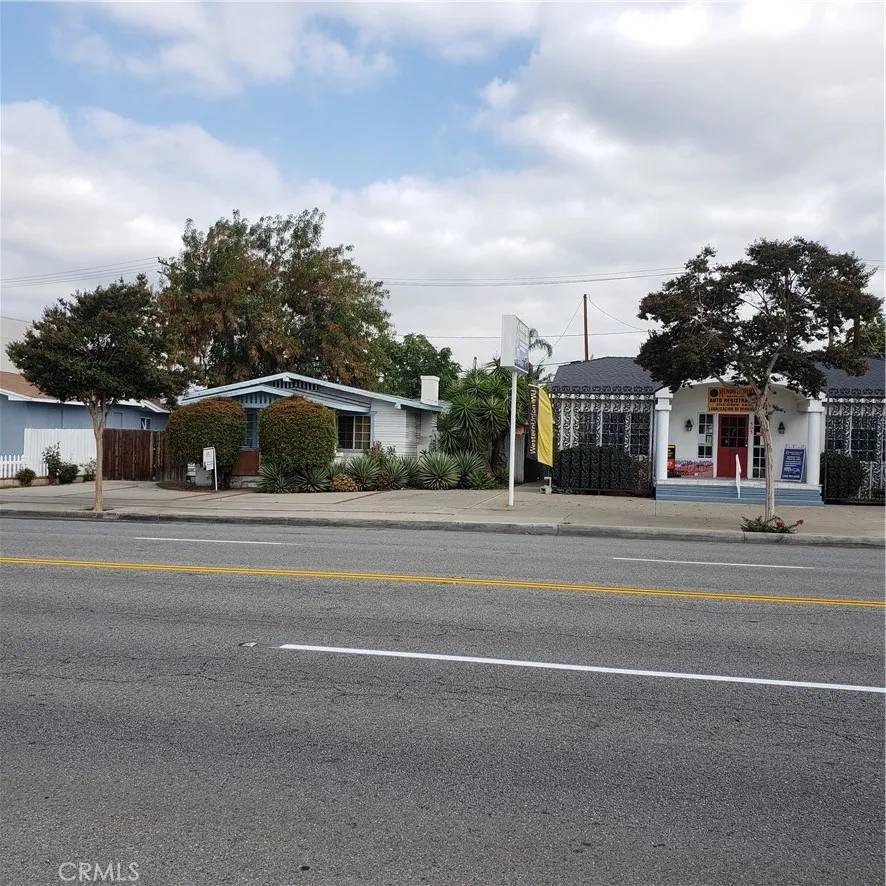La Habra, CA 90631,309 W La Habra Boulevard