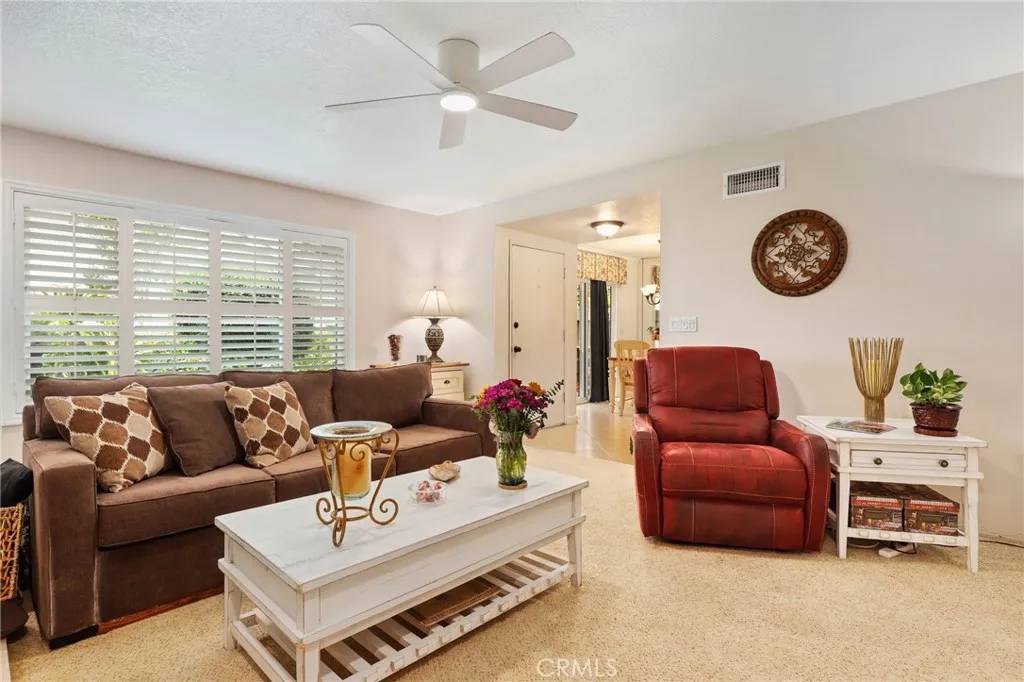 Tustin, CA 92780,12700 Newport Avenue #52