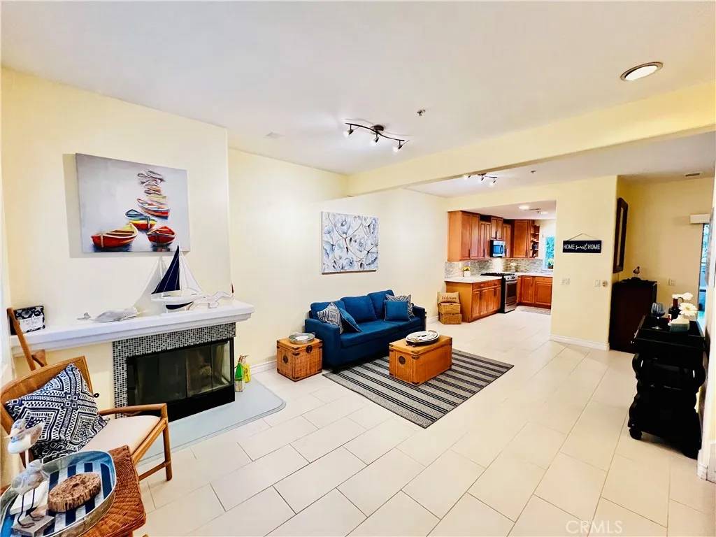 Huntington Beach, CA 92648,1516 Pacific Coast #116