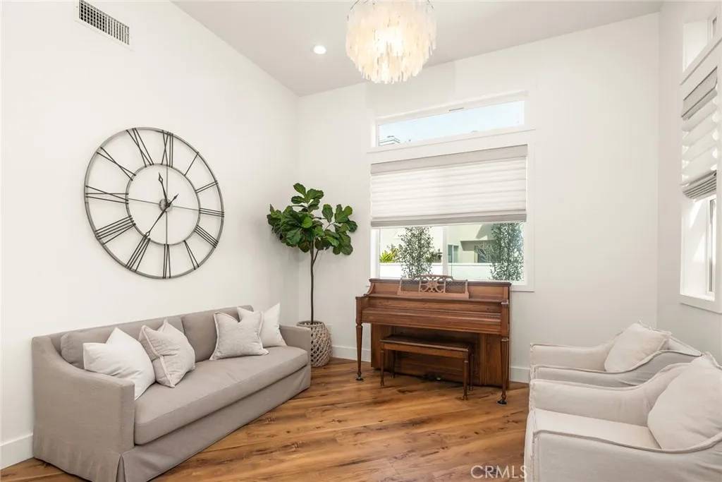 San Clemente, CA 92673,4 Corte Pasillo