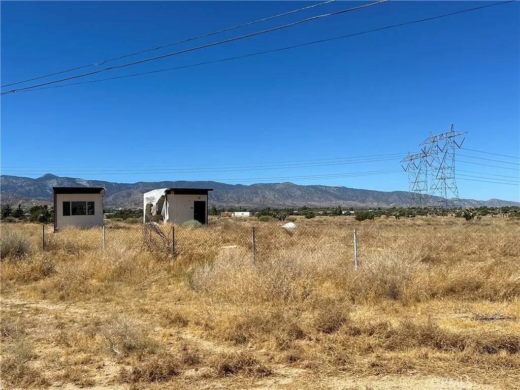 Phelan, CA 92371,5755 Coyote